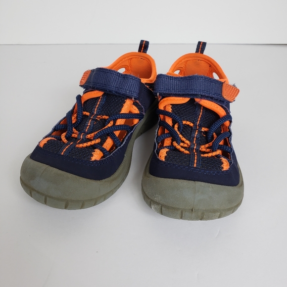 oshkosh bump toe athletic sneakers